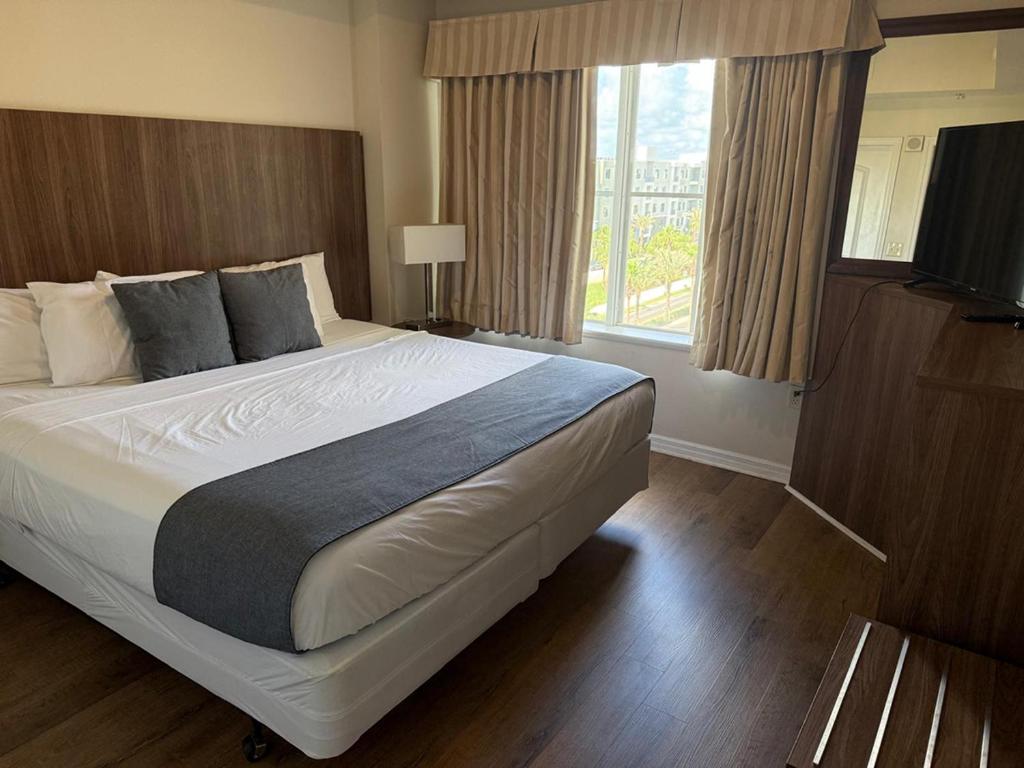 The Point Hotel & Suites - 503 Luxury - Pool view - Close to Universal, Orlando