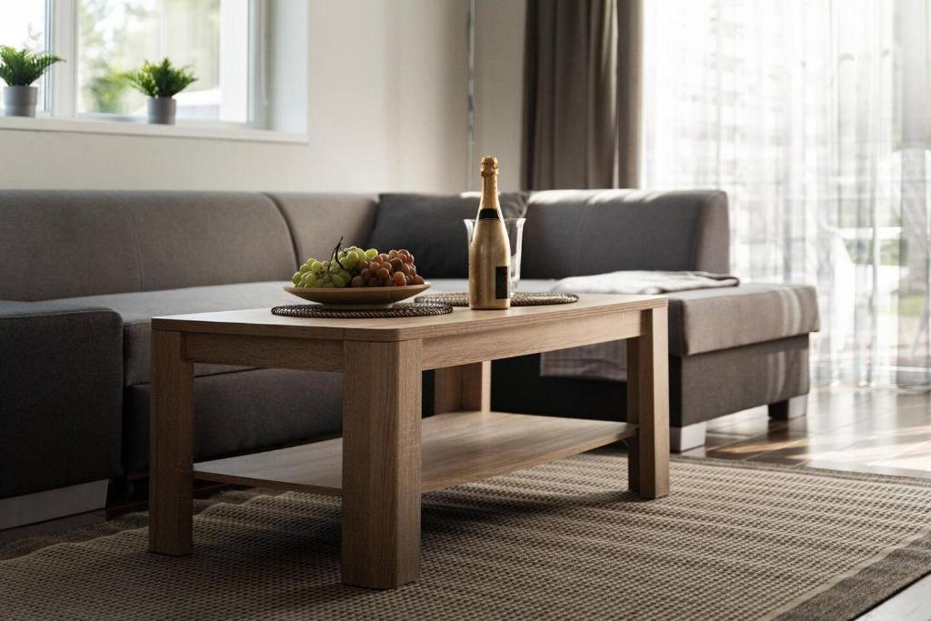 1 House Between Two Lakes, Vilnius