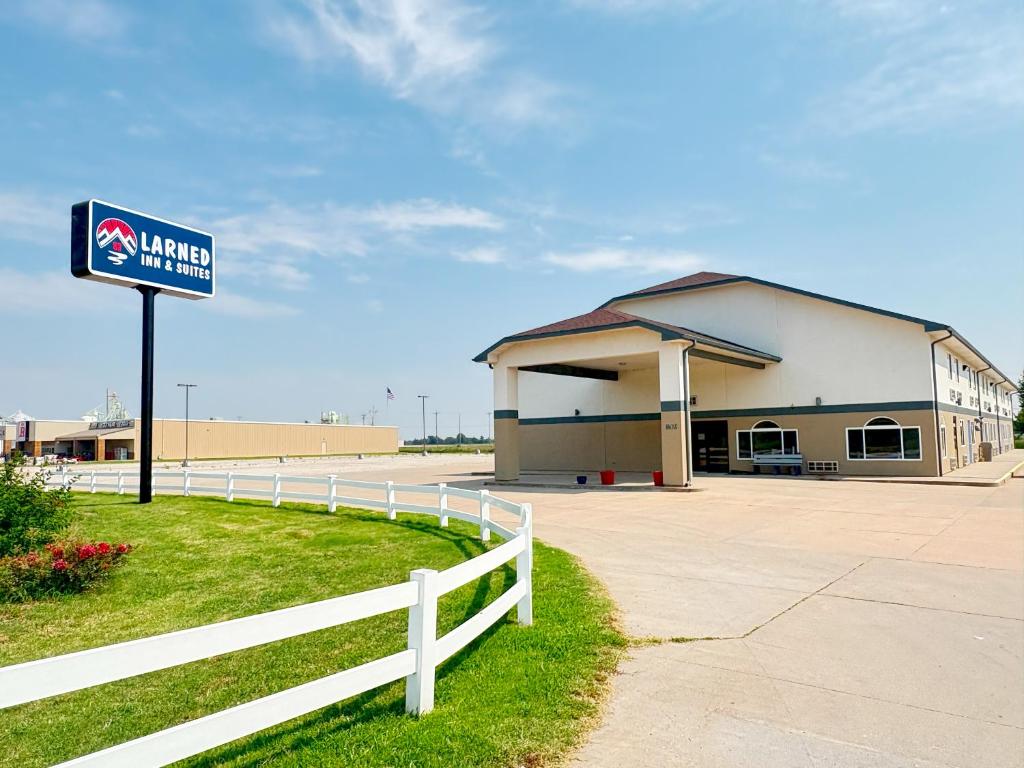 Larned Inn & Suites, Larned