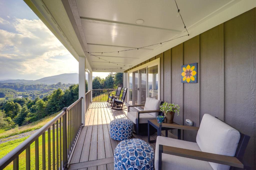 Newly Built Home with Panoramic Views in Jefferson!, Jefferson