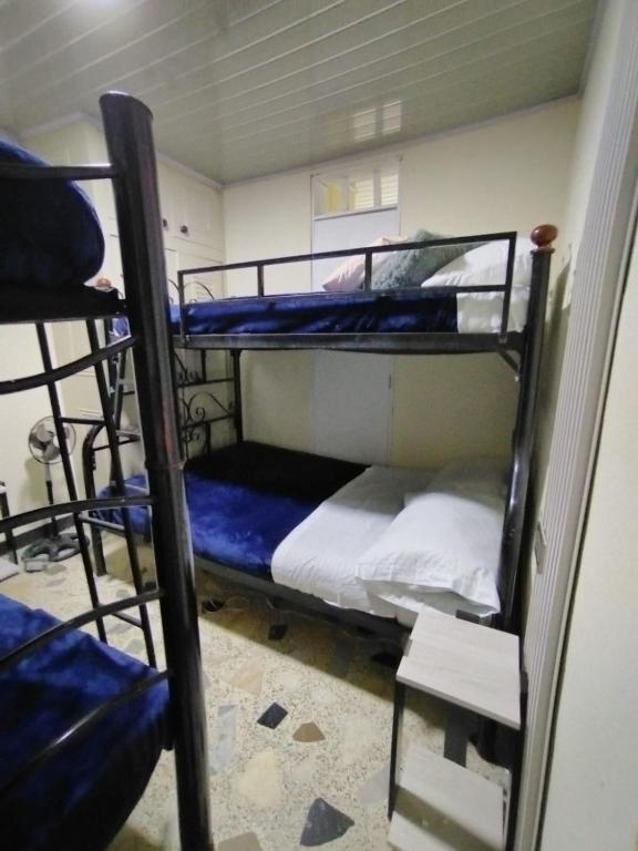 Cerca al Aeropuerto y el Terminal - 5