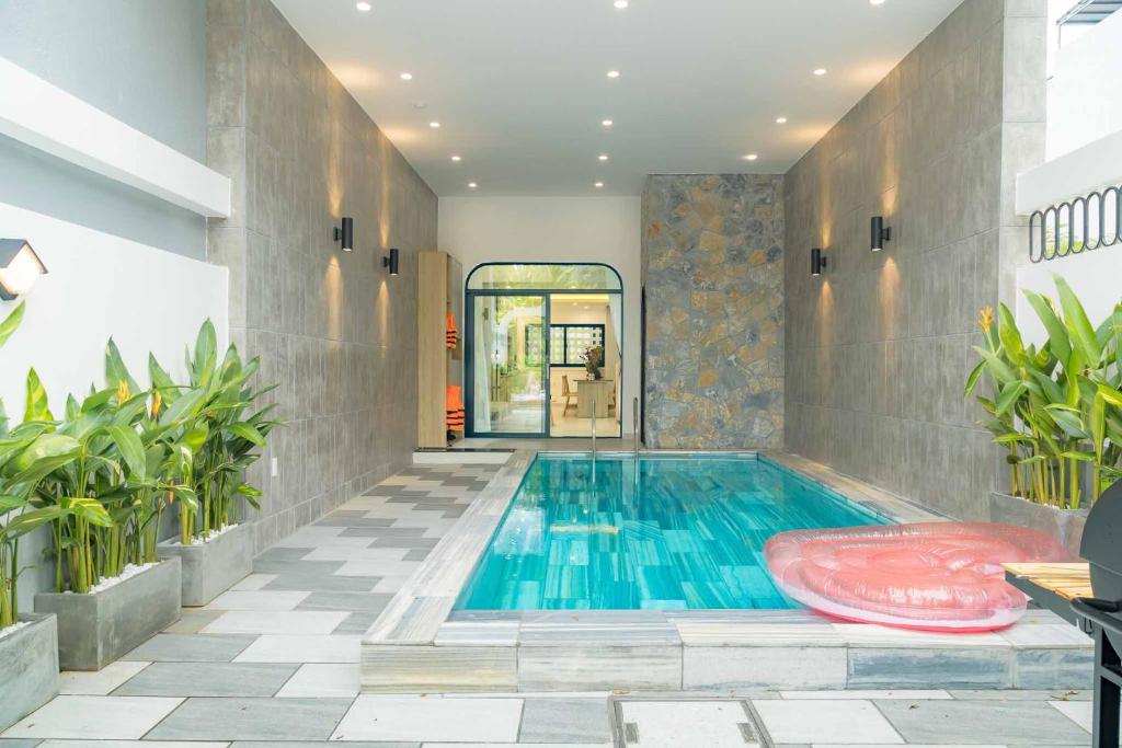 Newly built 4-story private structure by floor villa and duplex room, Danang