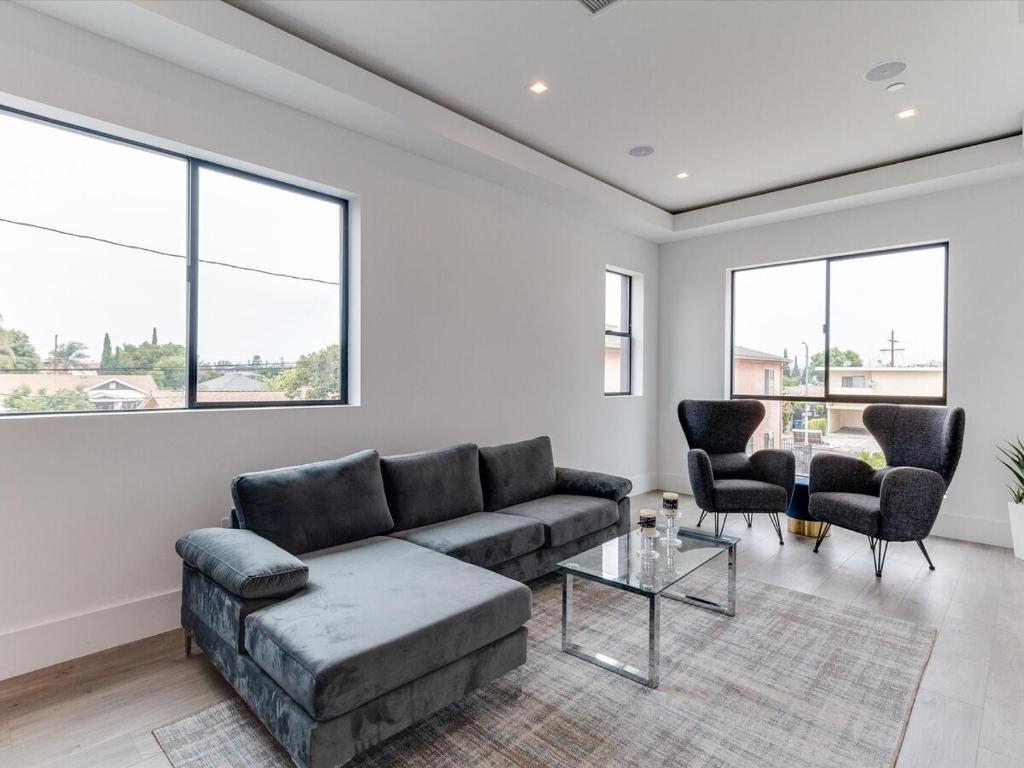 Luxury Modern 4 bedroom with Rooftop Deck #5, Los Angeles