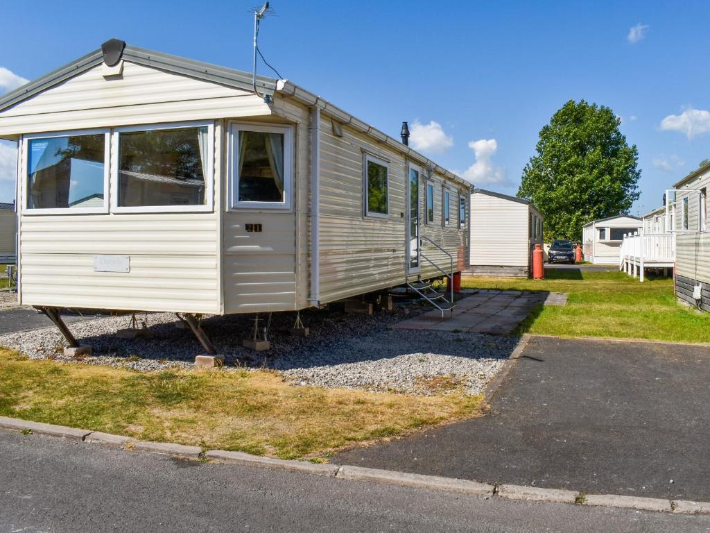 Darwin Escapes - Uk49717, Lancaster