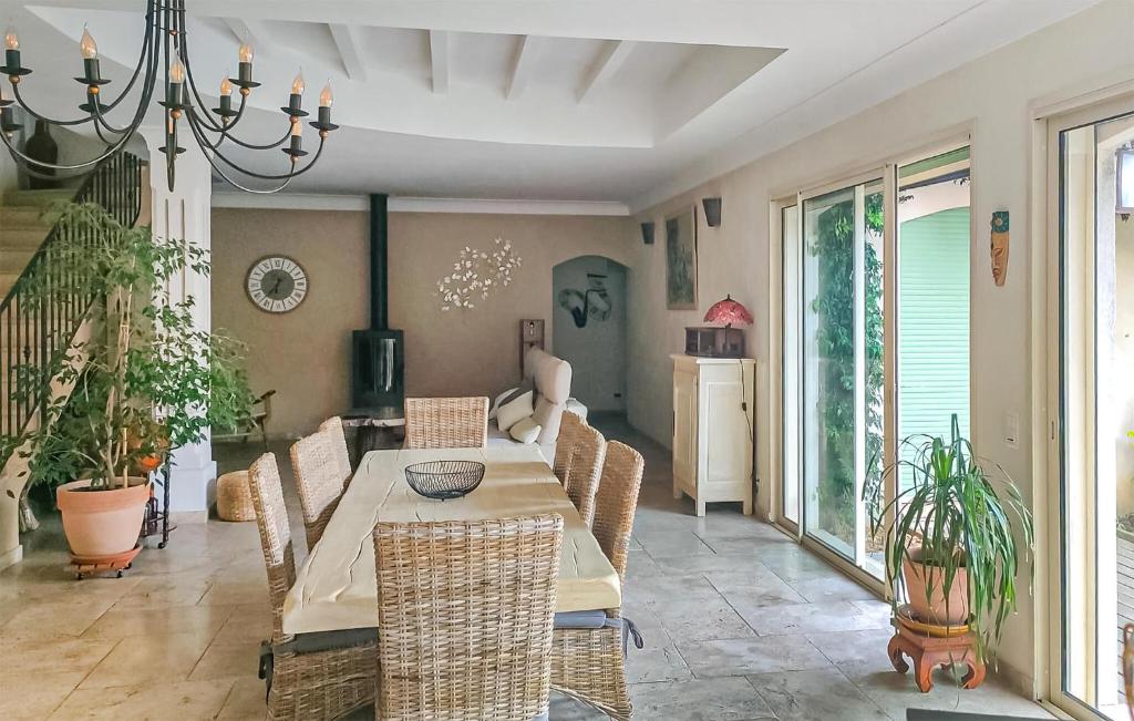 Stunning Home In Speracedes - 4