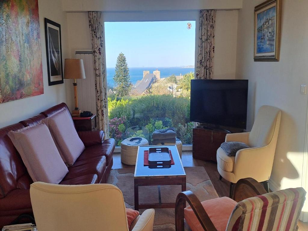 Holiday Home in Perros-Guirec near Beaches - 3