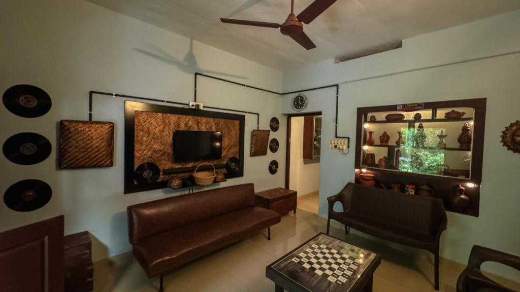 Aikkaravelil herb garden, Tripunittura