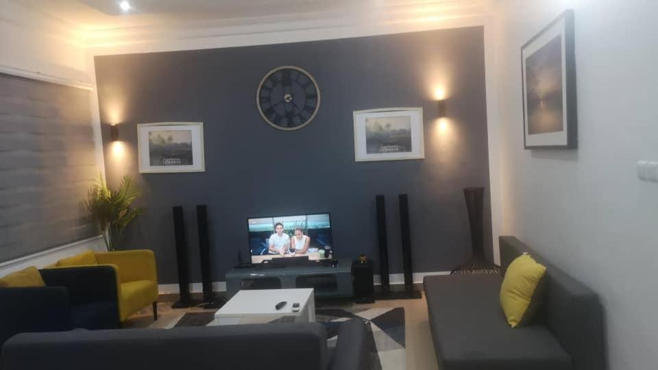 VeVeLeFranc, Cotonou