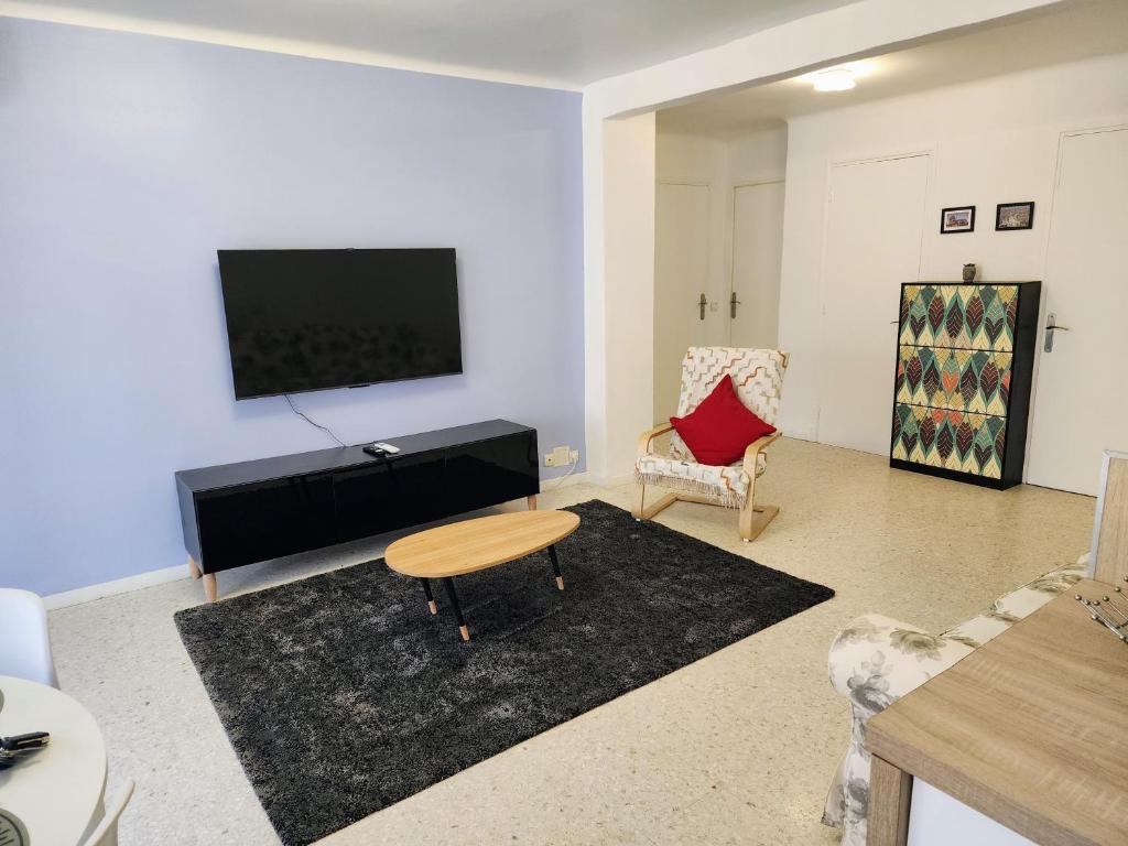 Cozy Apartment in Antibes - 2