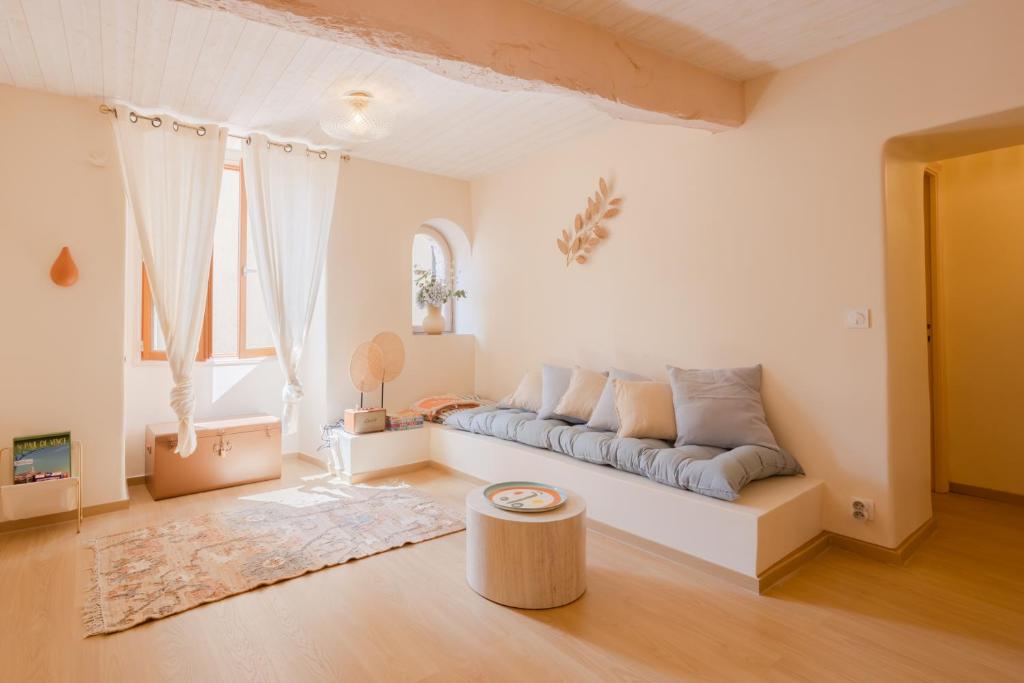 Les Fontaines Saint-Paul-de-Vence Free Parking - 1