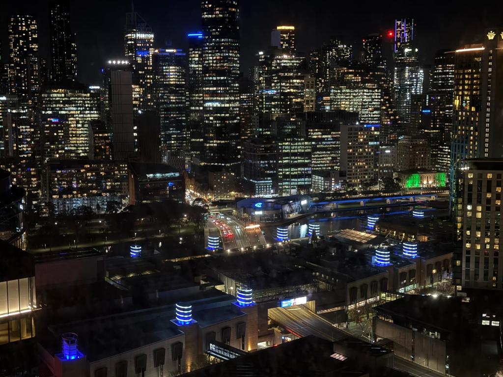 Prime location in Southbank - Shadow Play Apartment, Melbourne