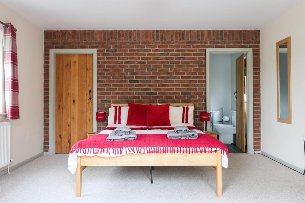 Scenic Cottage Escape in Wales, Llanwinio