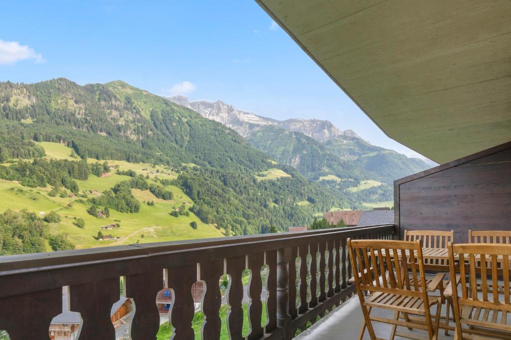 Val d'Illiez, 6 pers - balcon et vue - parking - 5