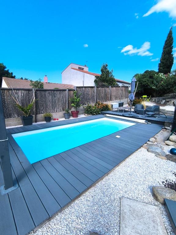 T2 jusqu'à 4 personnes en rez-de-jardin de maison, avec piscine, draps et serviettes de toilette fournis - 2