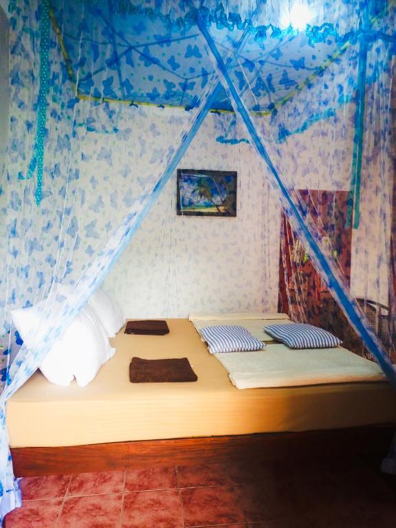 Scenic solitude, Ella