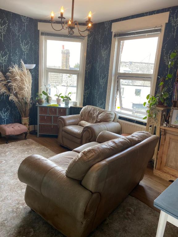 The Victorian Retreat, Minster