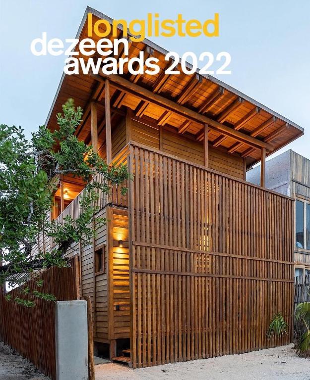 Casa Numa Eco Chic Wood 3BR with Pool and Rooftop - 1