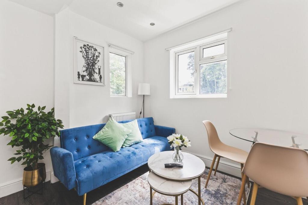 Modern 2bed flat near station - COU B, Coulsdon