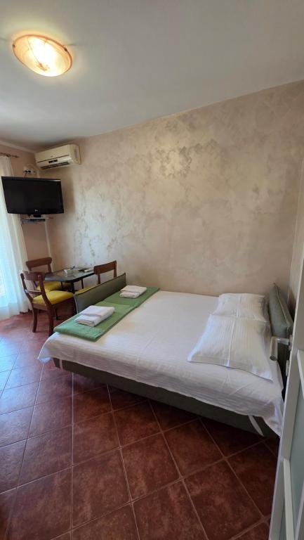LAV Apartments - 2