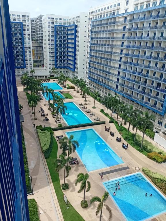 Friendly Staycation at Sea Residences Place, Manila