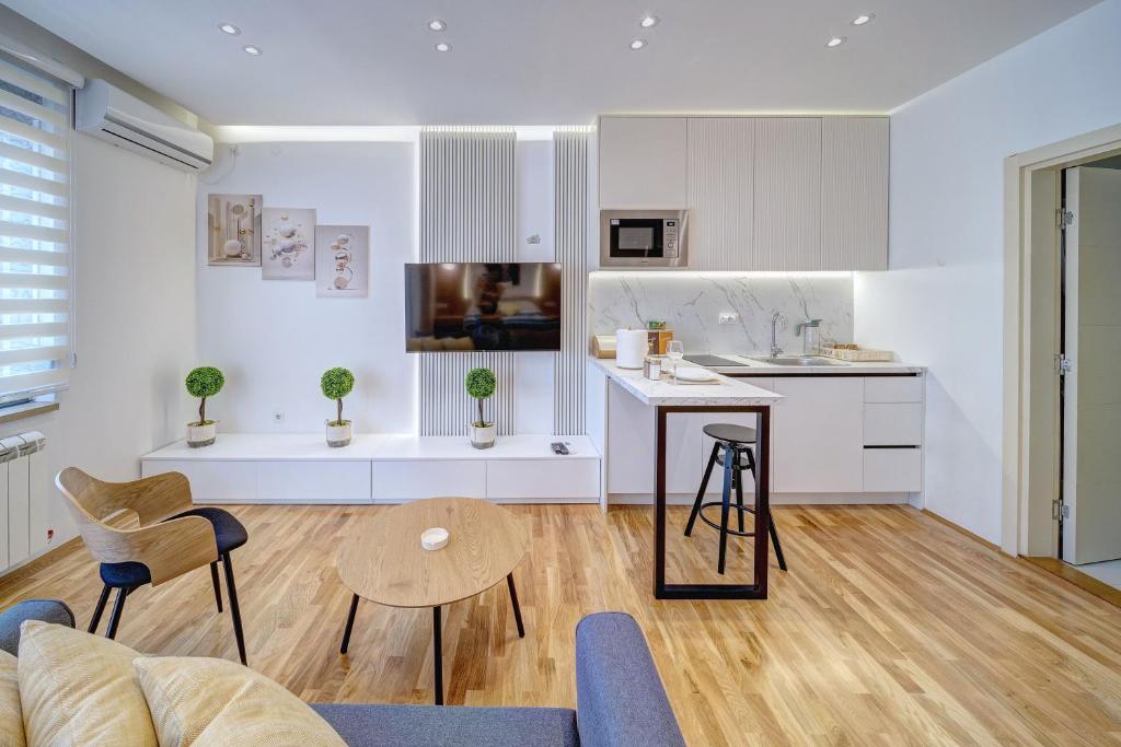 Spa King Apartments 2 - 1