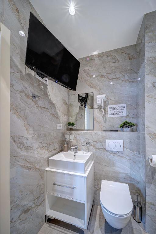 Jacuzzi Spa King Apartments FREE PARKING - 5