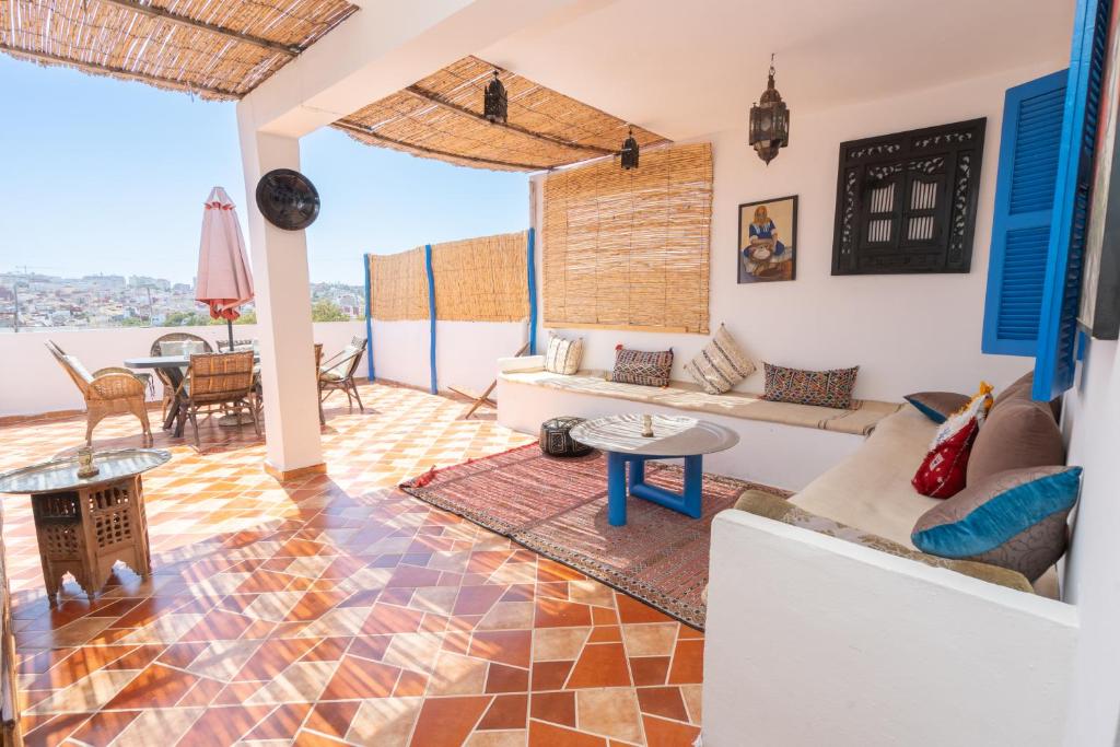 Villa vue mer à Merkala Beach, Plage & Corniche, 5' du centre ville, Décoration charmante style Riad entre tradition et modernité, WIFI, IPTV, Tanger