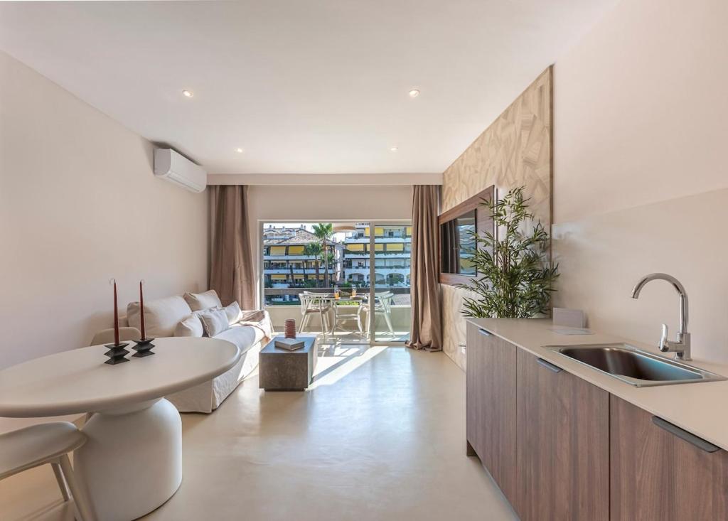 Charming Golden Mile Apt at 300m from the Beach, Marbella