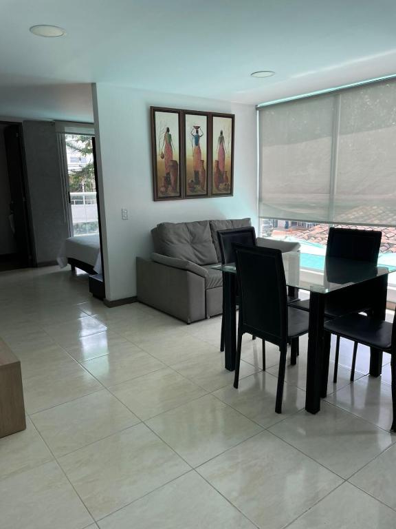 Suite Las Vegas 201, Estación El Salto