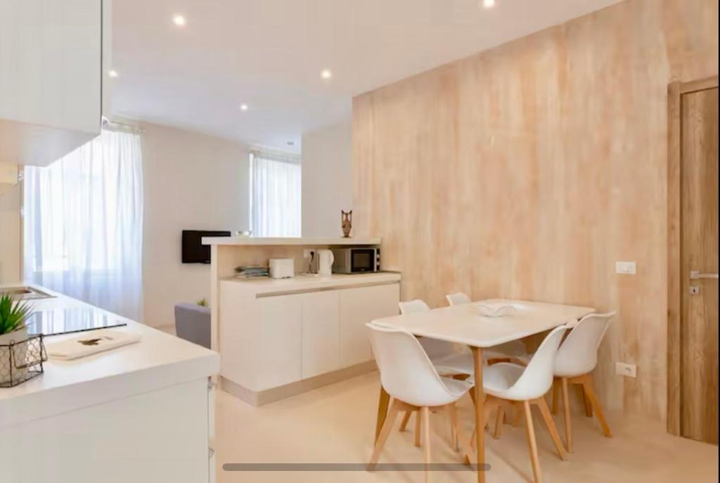 3 ROOMS - DOWNTOWN CANNES - 2 MIN FROM PALAIS Festivals - 3
