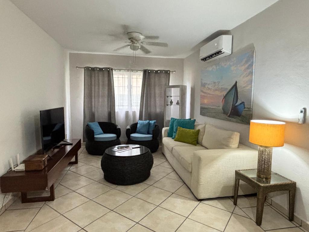 MAI Cozy Apartment 2BR AC and Parking Quiet Stay - 3