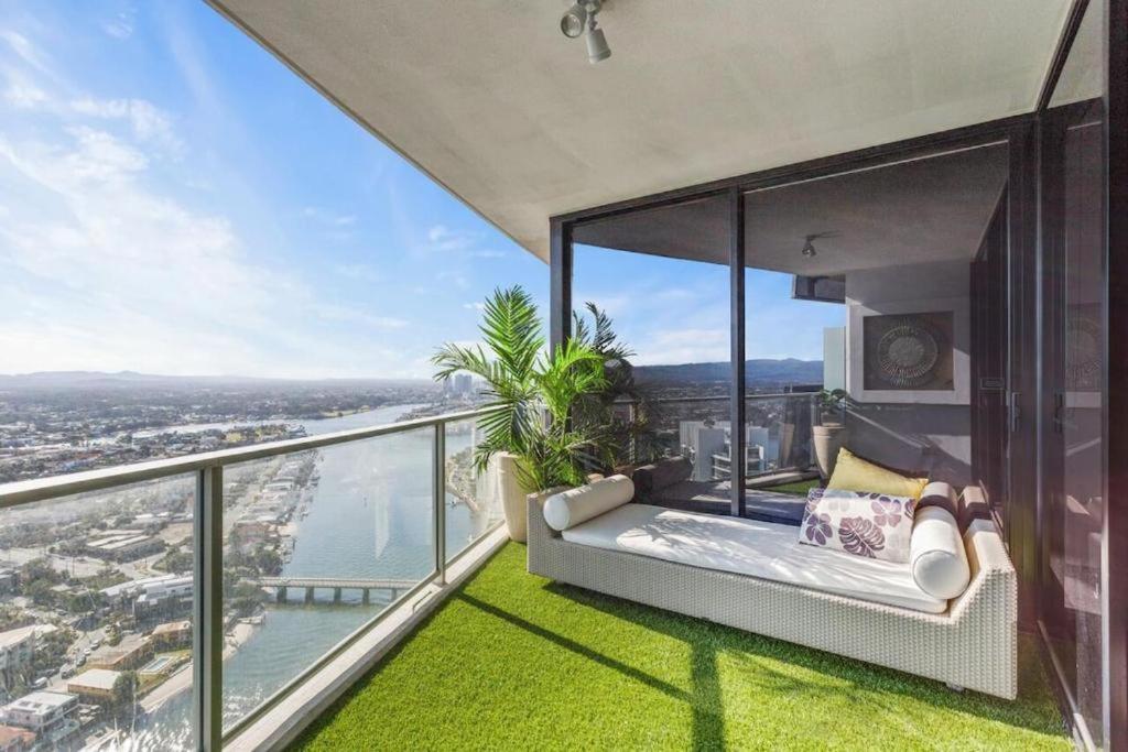 Mantra Circle on Cavill High Floor Spa Luxury, Gold Coast