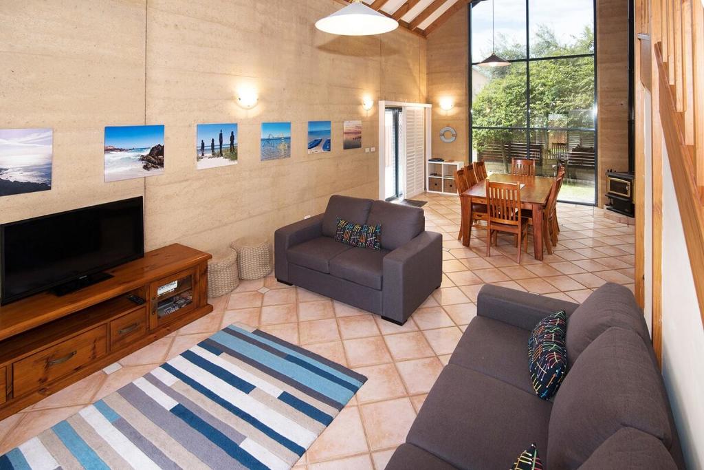 Tresco, Town central-beach end, Dunsborough