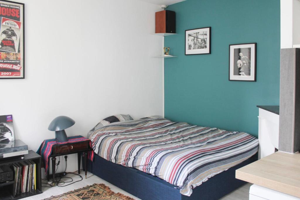 Nice studio in the 8eme - 2