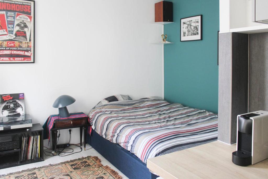 Nice studio in the 8eme - 1