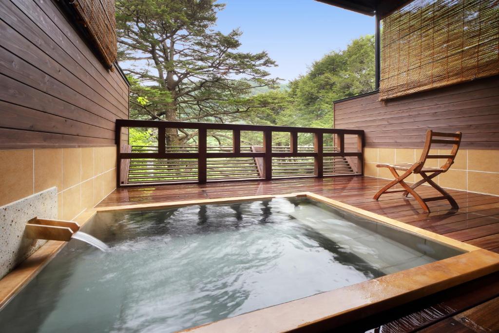 Hot tub