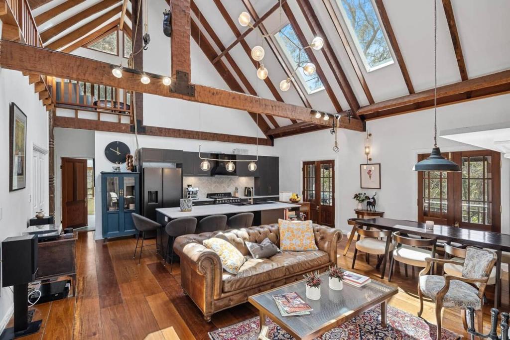 Highgate - Cover Featured On Highlife Magazine!, Bowral