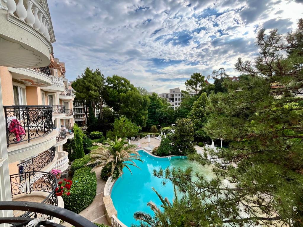 Apartment in a luxurious complex in Sunny Beach, Slunečné pobřeží