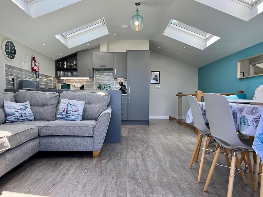 Lighthouse View 8, Golden Bay Holiday Village, Westward Ho