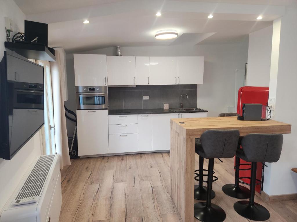 Rue du Vieux Château - Beau F2 avec Vue Mer Exceptionnelle - Refait a neuf - 3