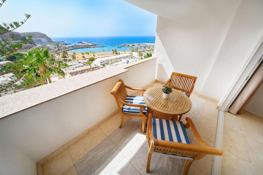 Aparthotel Maracaibo — Hotel rooms in Puerto Rico, Canary Islands