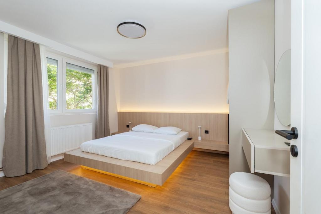 Redspot Apartament, Priština