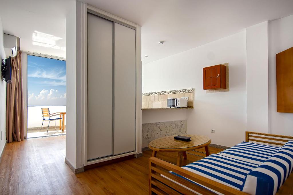 Aparthotel Maracaibo — Hotel rooms in Puerto Rico, Canary Islands
