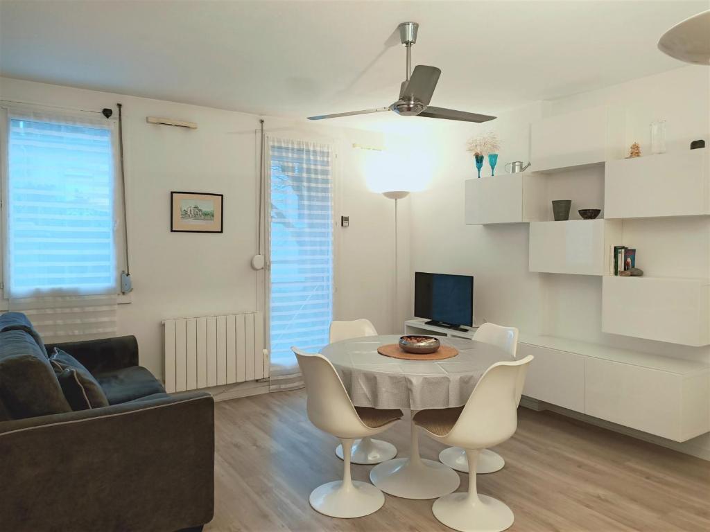 Studio moderne et lumineux avec parking couvert, animaux acceptés - FR-1-555-6 - 1
