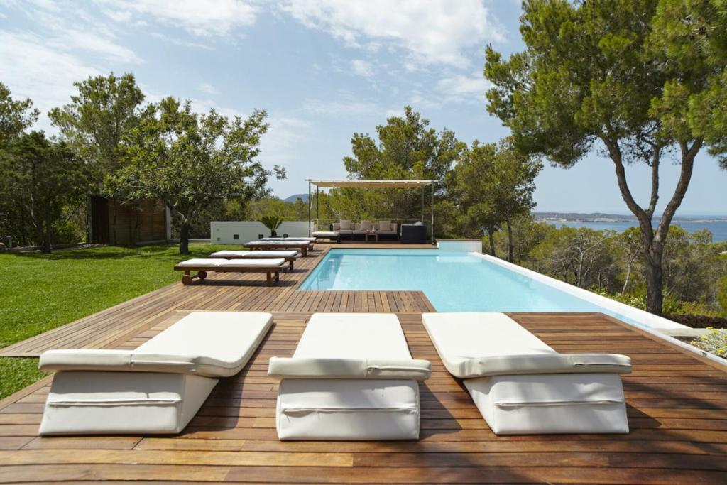 Modern 5 Bedroom Villa in Ibiza Haven, 1239 - 3
