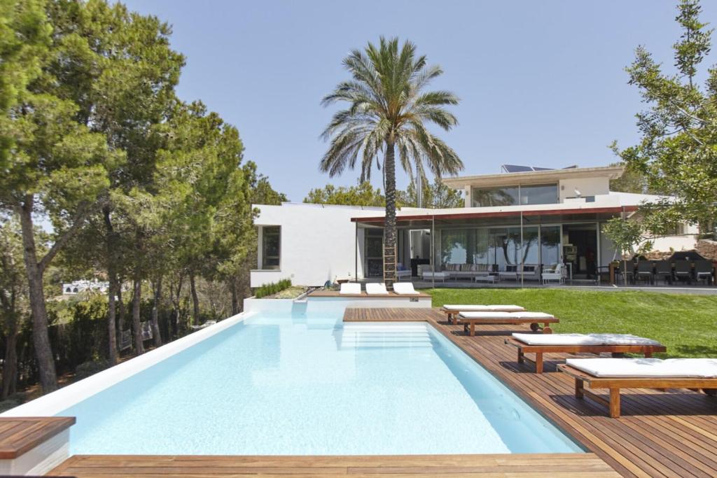 Modern 5 Bedroom Villa in Ibiza Haven, 1239 - 4