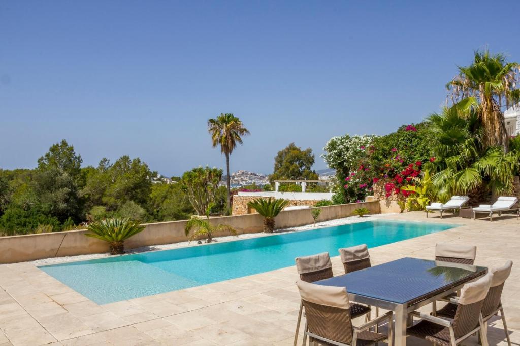 Rent Your Luxury 2 Bedroom Villa, Ibiza Villa 1025 - 2