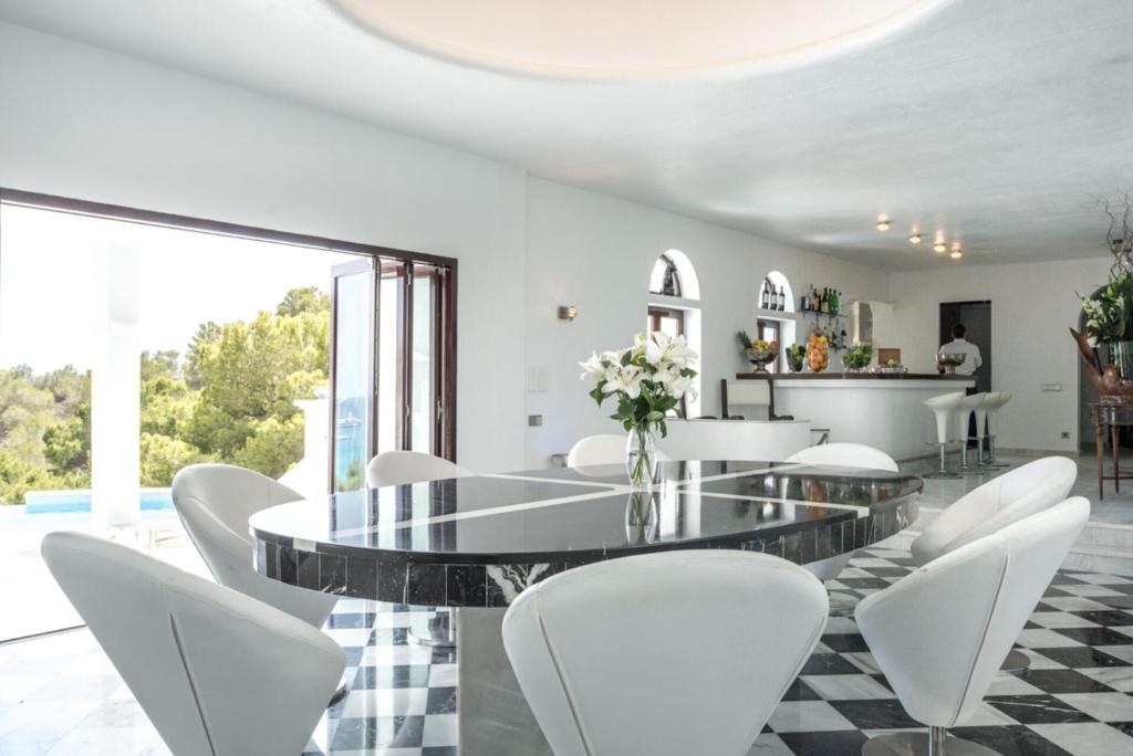 Rent Your Luxury 4 Bedroom Villa, Ibiza Villa 1277 - 4