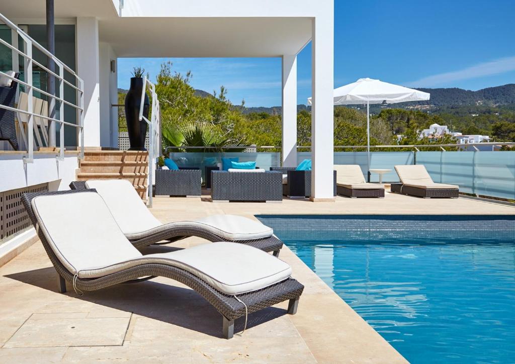 Rent Your Luxury 5 Bedroom Villa, Ibiza Villa 1053 - 2