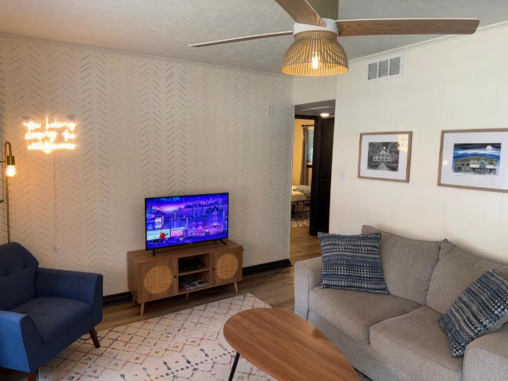 The Eclectic 1/2 mi from square, Covington